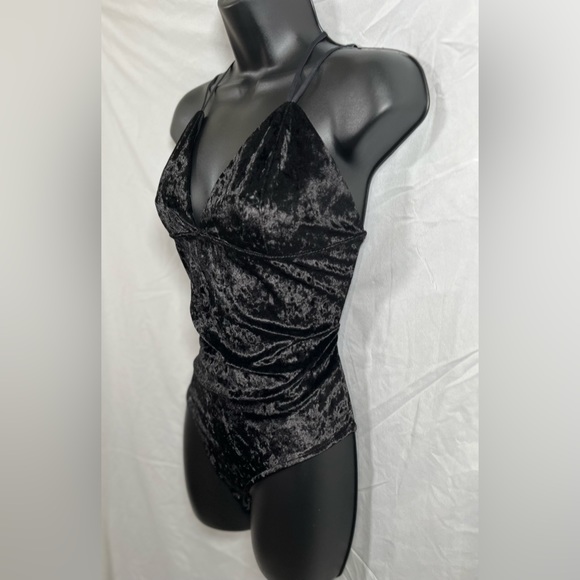 Honey punch black velvet bodysuit - Picture 3 of 8